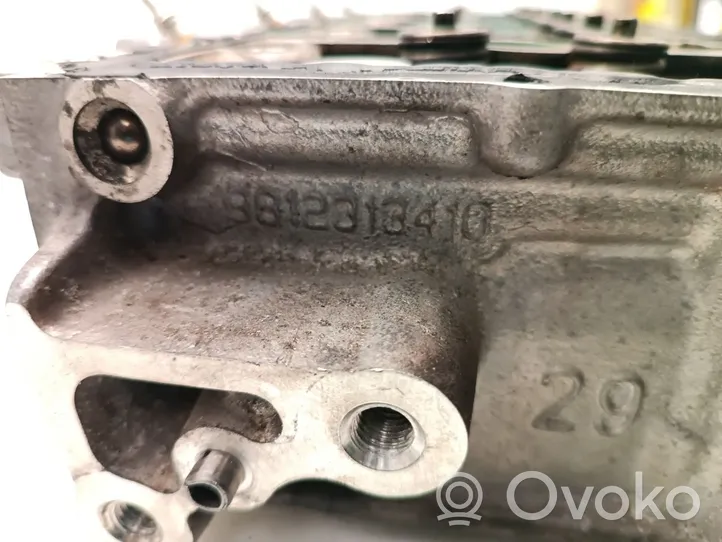 Opel Vivaro Engine head 9812313410