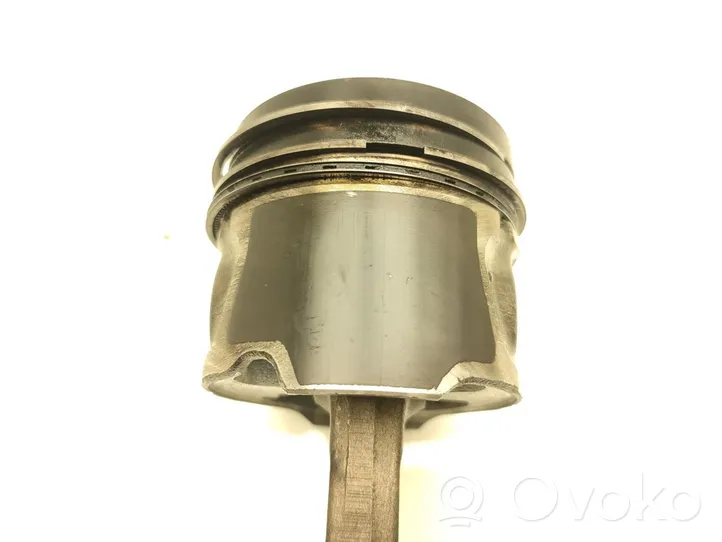 Holden Adventra Piston avec bielle 9N3010570