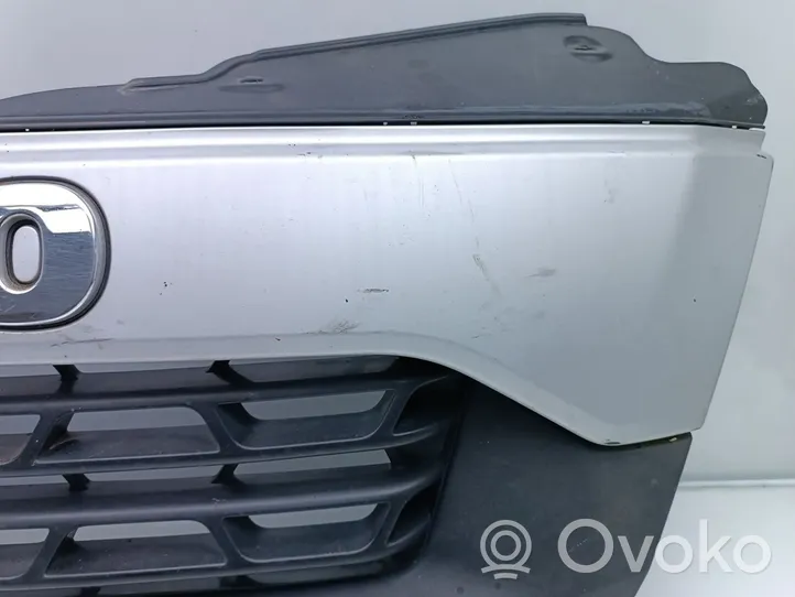 Iveco Daily 35 - 40.10 Front bumper upper radiator grill 5801342732