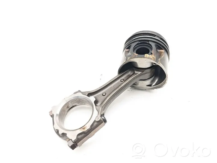 Opel Astra J Piston with connecting rod A17DTJ