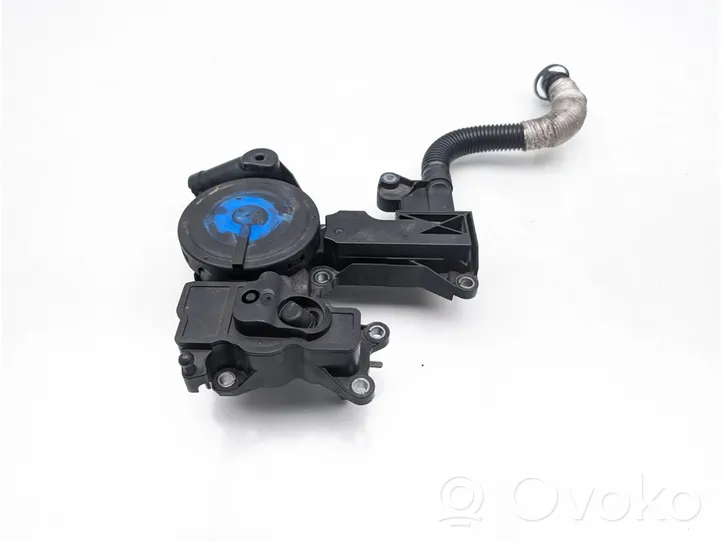 Volkswagen Golf VI Separatore dello sfiato dell’olio 06H103226A