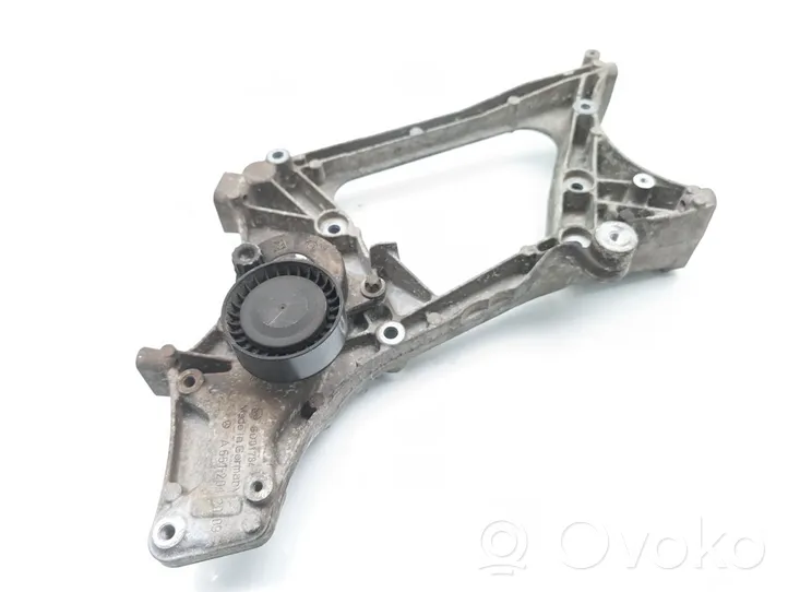 Mercedes-Benz E AMG W212 Support pompe injection à carburant A6512012009