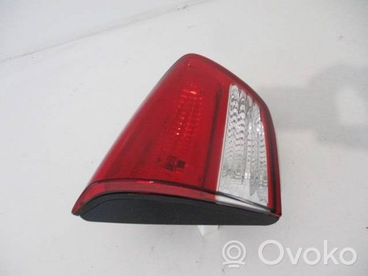 KIA Carens III Lampy tylnej klapy bagażnika 92403A4