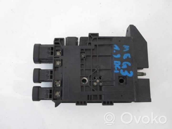 Renault Megane III Câble de batterie positif 243800011R