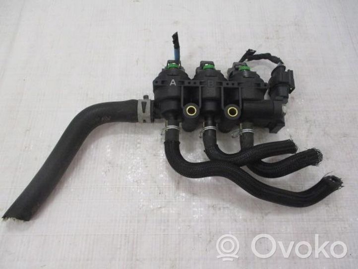 Renault Captur Inyector de combustible 110R-010279