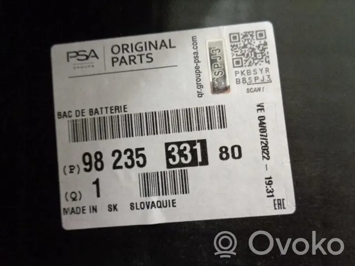 Peugeot 208 Podstawa / Obudowa akumulatora 9823533180