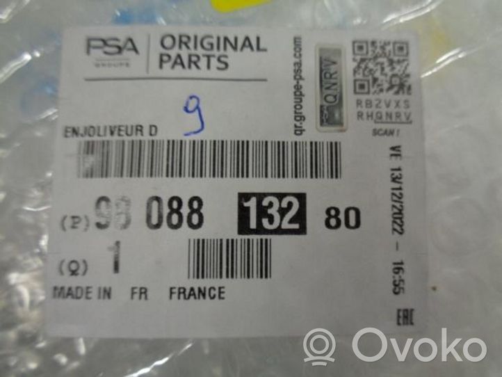 Opel Vivaro Fender end trim 9808813280 9808813380