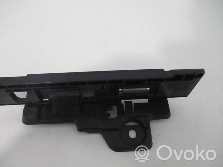 Renault Megane III Support de fixation de coffre/hayon 849500003R