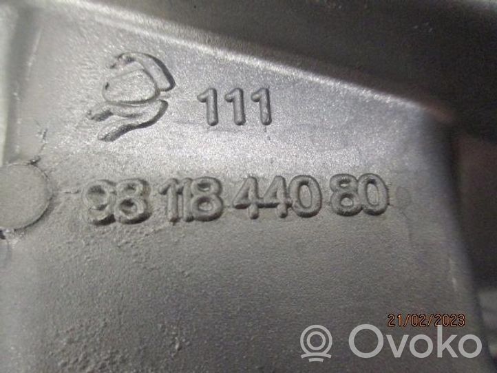 Toyota Proace Generatoriaus kronšteinas 9811844080
