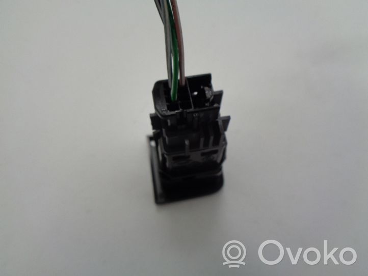 Renault Kadjar Botón interruptor de luz de peligro 252900624R