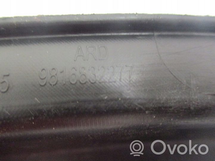 Citroen C5 Aircross Rivestimento passaruota posteriore 9816832277