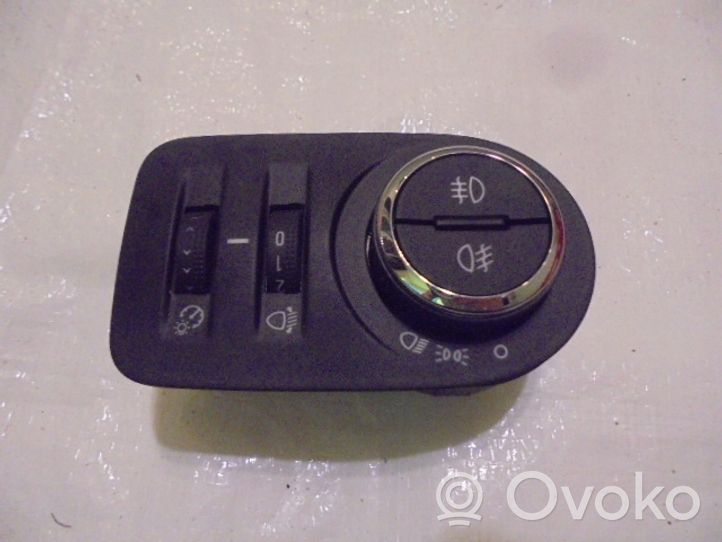 Opel Corsa D Interrupteur d’éclairage GM5556618