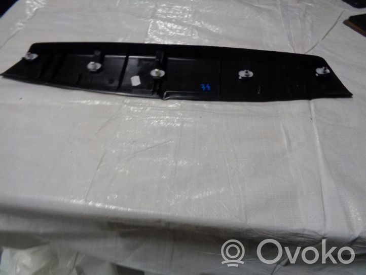 Renault Megane IV Rivestimento portellone 909047683R