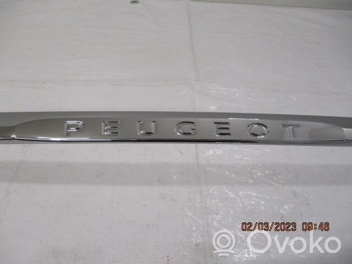 Peugeot 307 Grille calandre supérieure de pare-chocs avant 9816441280 9815335777