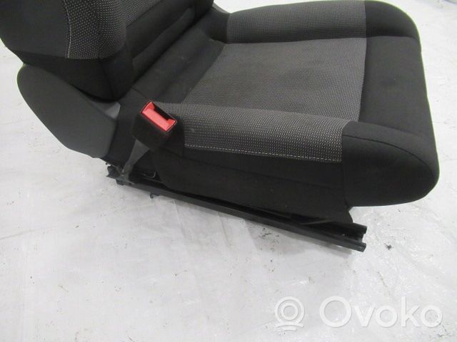 Citroen C4 Cactus Front passenger seat 