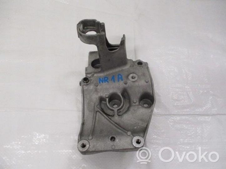 Citroen C3 Aircross Supporto di montaggio del motore 9827896580