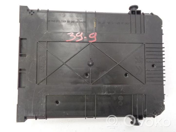 Peugeot 208 Module confort 9819850080