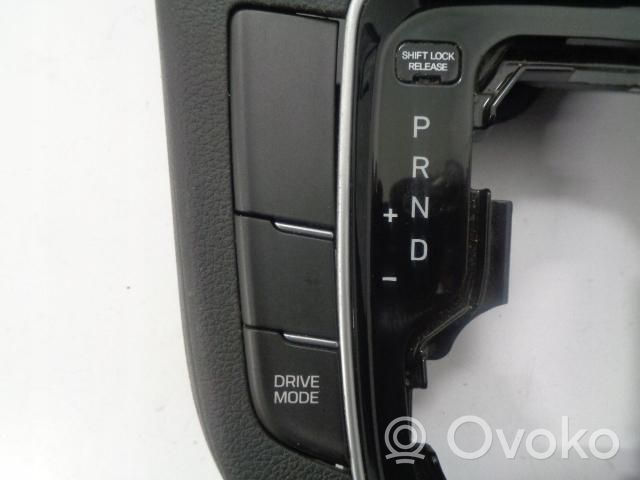 Hyundai i30 Contour de levier de vitesses 84651-G4700