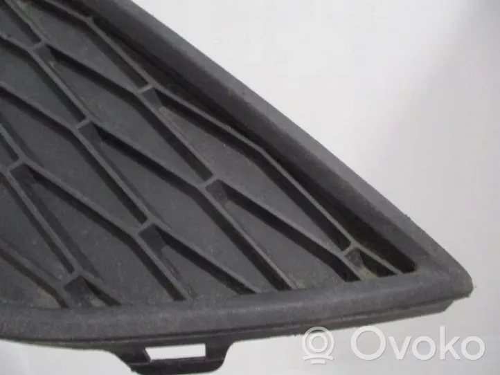 Seat Ibiza I (021A) Grille antibrouillard avant 6J0853666D