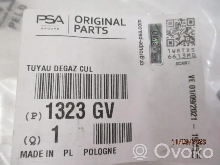 Peugeot Partner Tuyau de liquide de refroidissement moteur 9684682880