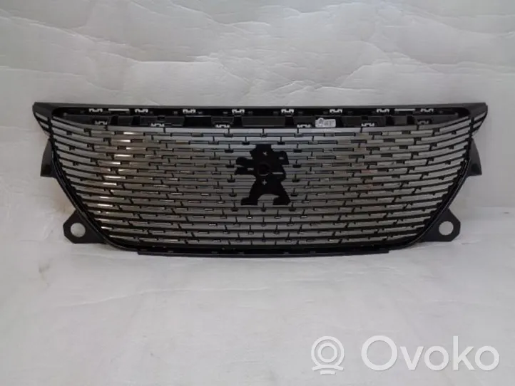 Peugeot 307 Grille calandre supérieure de pare-chocs avant 9826326680