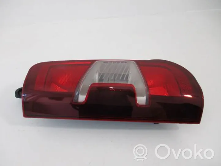 Opel Combo E Lampa tylna 9819235880