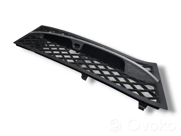 BMW 5 F10 F11 Grille inférieure de pare-chocs avant 7200698