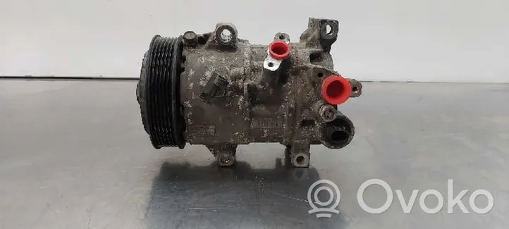 Toyota Avensis T270 Ilmastointilaitteen kompressorin pumppu (A/C) 8831002780