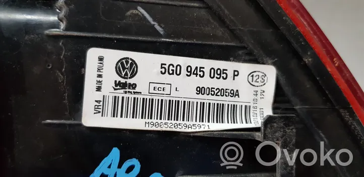 Volkswagen Golf SportWagen Takavalon polttimo 5G0945095P