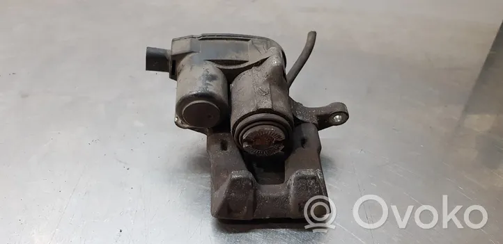 Hyundai i40 Mordaza caliper del freno trasero 582303Z100