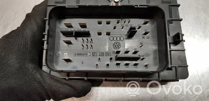 Volkswagen Golf SportWagen Katvealueen valvonnan ohjainlaite (BSM) 1K0937125C