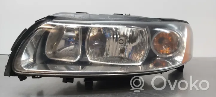 Volvo XC70 Lampa przednia 30698835