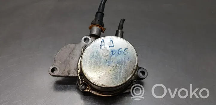 Opel Zafira B Pompa podciśnienia / Vacum 55598084