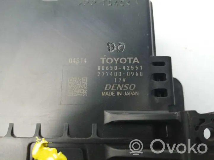 Toyota RAV 4 (XA40) Inne komputery / moduły / sterowniki 8865042551