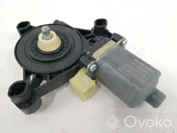 Volkswagen Touran II Moteur de lève-vitre de porte avant 5Q0959801B