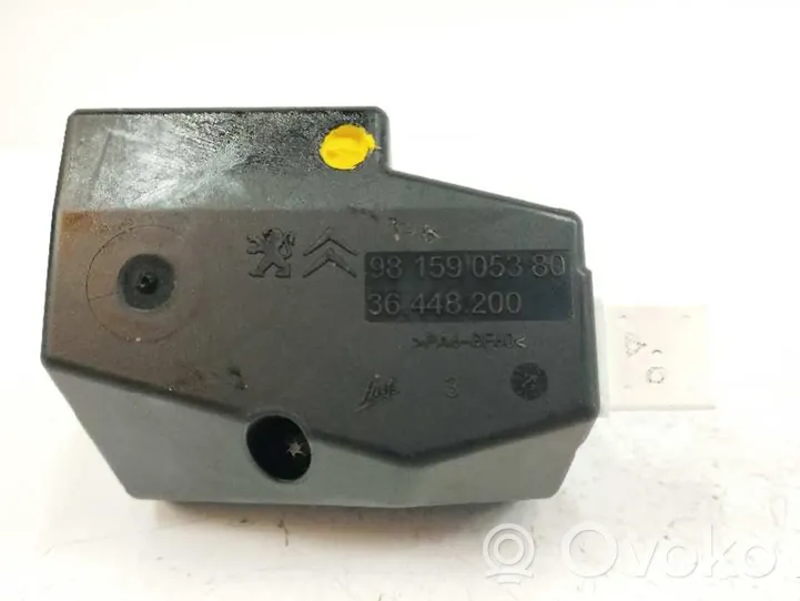 Peugeot 208 Lecteur de carte 9815905380