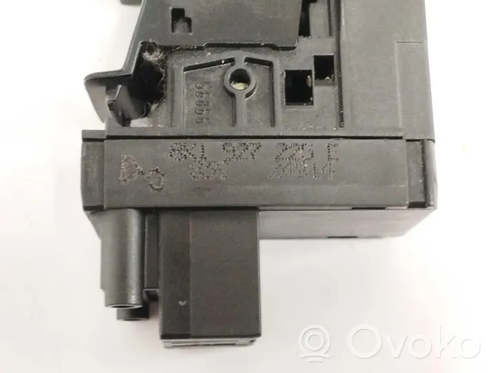 Audi A4 S4 B8 8K Leva di rilascio del freno a mano 8K1927225E