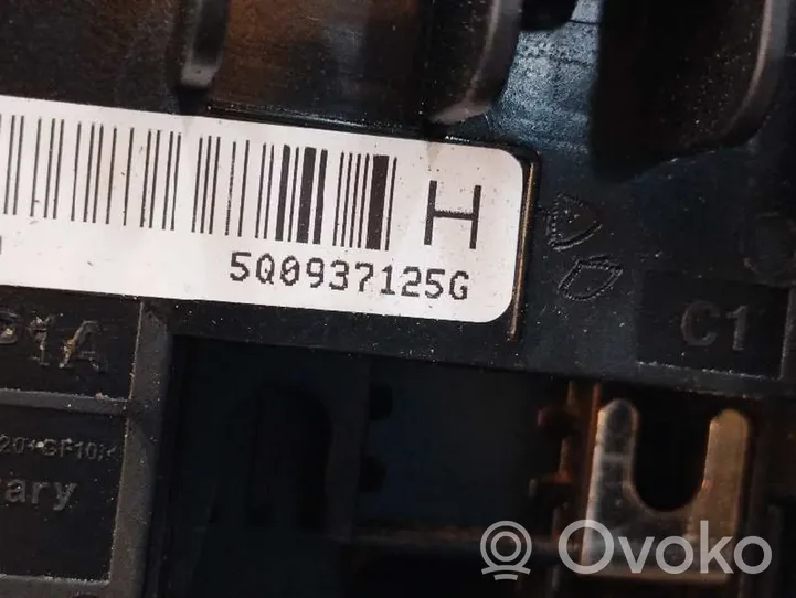 Audi Q3 F3 Saugiklių blokas 5Q0937125G