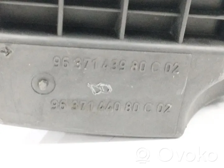 Peugeot 307 CC Scatola del filtro dell’aria 9637143980C