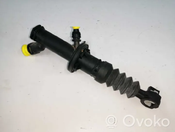 Renault Captur Główny cylinder sprzęgła 306105773R