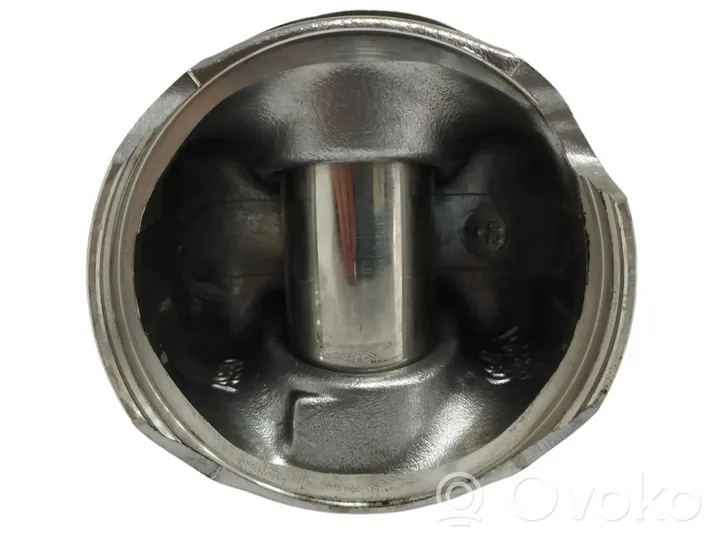 Fiat Panda III Piston avec bielle 