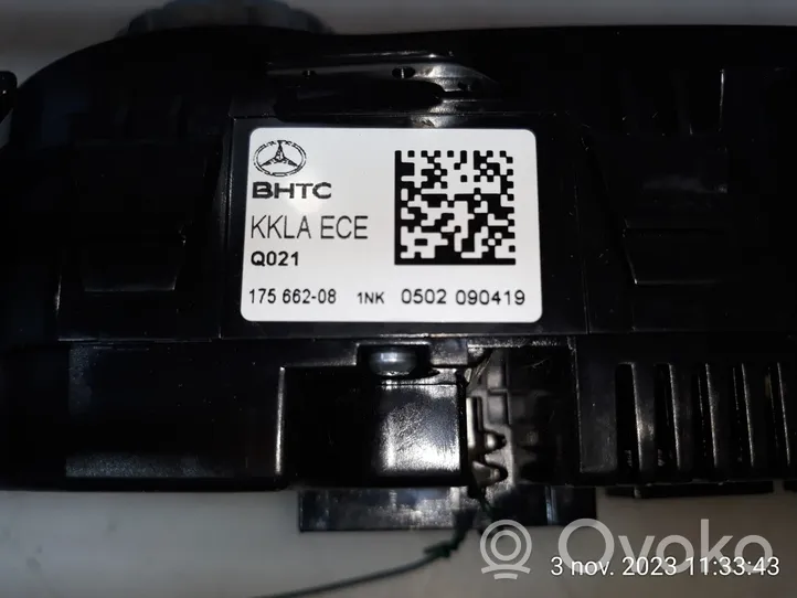 Mercedes-Benz GLA W156 Ilmastoinnin ohjainlaite A2469003816