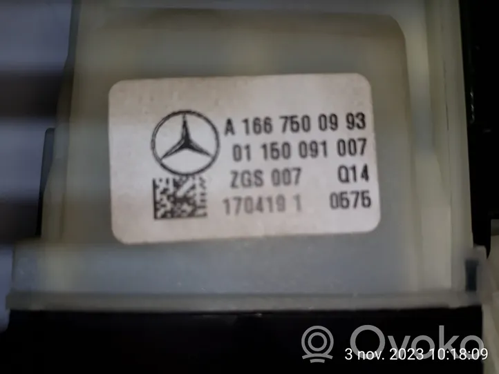 Mercedes-Benz GLA W156 Rączka / Uchwyt klapy tylnej / bagażnika A1667500993