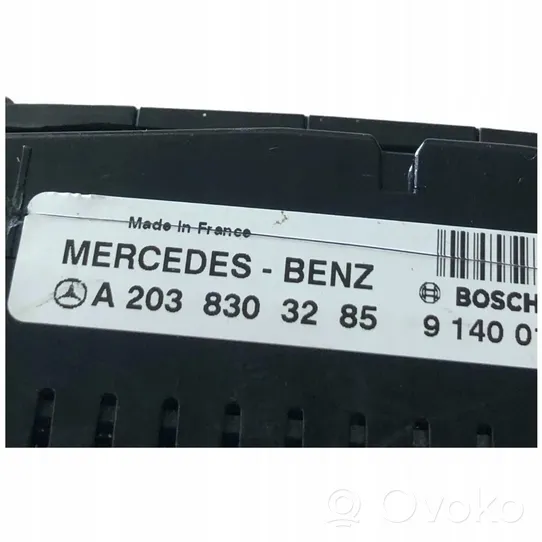 Mercedes-Benz C W203 Ilmastoinnin ohjainlaite A2038303285