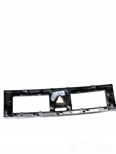 Mercedes-Benz C W203 Panneau de garniture console centrale A2036804082