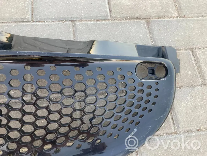 Smart ForFour II W453 Grille calandre supérieure de pare-chocs avant A4538881523