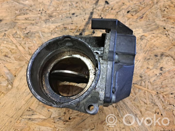 Volkswagen Golf V Valvola corpo farfallato 03G128063G