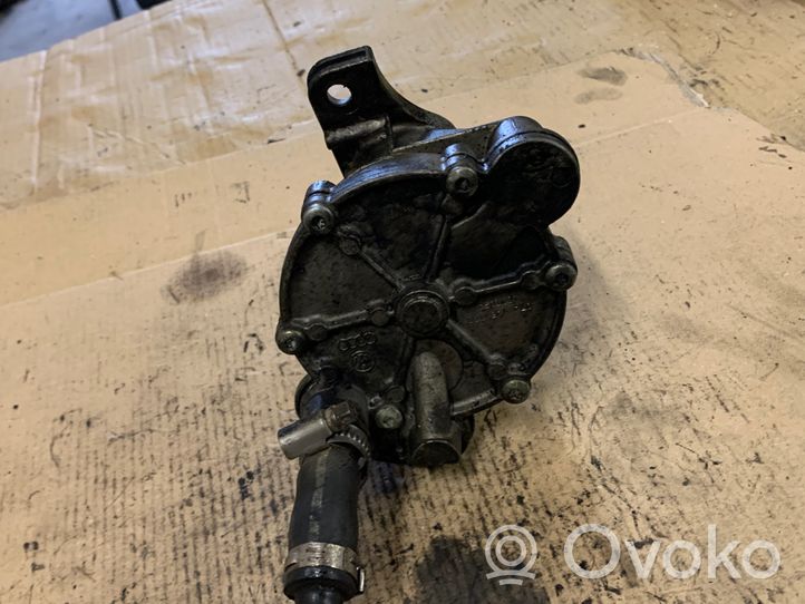 Volvo V70 Vacuum pump 074145100