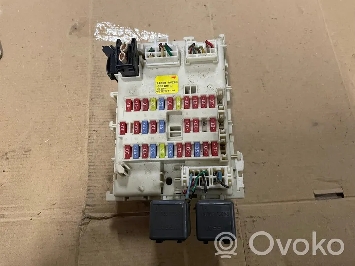 Nissan Primera Module de fusibles 24350AV700