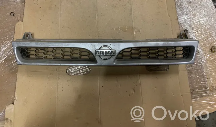 Nissan Sunny Grille de calandre avant 6231050000